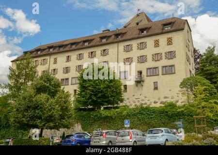 Meienfeld, Schweiz - 10. Juli 2021: Schloss Meienfeld in Meienfeld an den Schweizer alpen Stockfoto