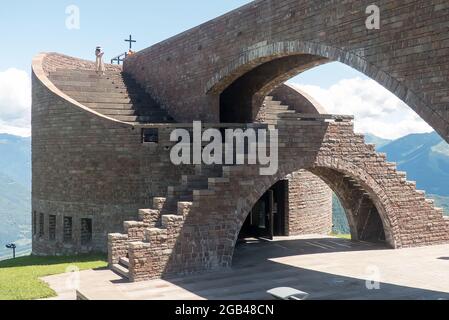 Monte Tamaro in der Schweiz: Die markante Kapelle Santa Maria degli Angeli Stockfoto