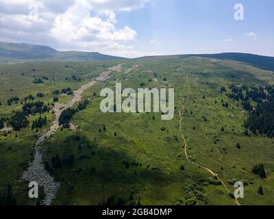 Luftaufnahme des Konyarnika-Gebietes am Vitosha-Berg, Region Sofia City, Bulgarien Stockfoto
