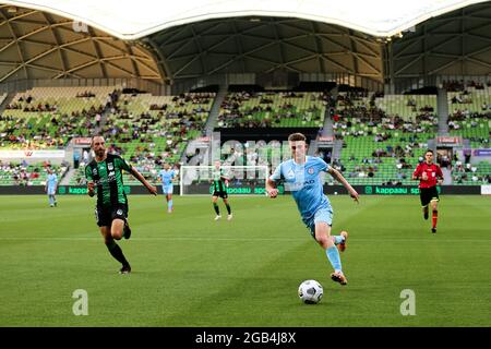 Melbourne, Australien, 1. April 2021. : Connor Metcalfe aus Melbourne City spielt den Ball während des Hyundai A-League Fußballmatches zwischen dem Western United FC und dem Melbourne City FC. Kredit: Dave Hewison/Speed Media/Alamy Live Nachrichten Stockfoto