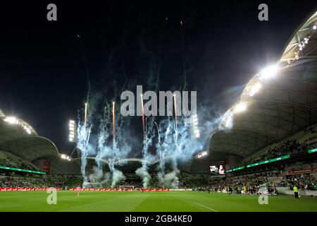 Melbourne, Australien, 1. April 2021. : Feuerwerk fliegt, während Western United beim Hyundai A-League Fußballspiel zwischen dem Western United FC und dem Melbourne City FC ein Tor schieden lässt. Kredit: Dave Hewison/Speed Media/Alamy Live Nachrichten Stockfoto