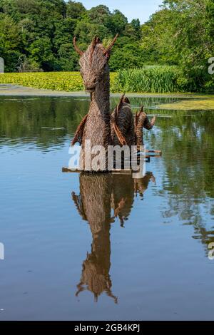 Holzmodell des monsters von loch Ness in den Kröten und Gärten von culzean Castle in ayrshire, schottland Stockfoto