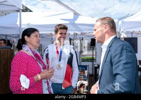 Mutter Doris, Torben Johannesen, Team Deutschland-Achter Rudern, Silbermedaille, Innen- und Sportsenator Andy Grote, Handeslkammer Hamburg, Adolphspha Stockfoto