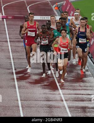 (210802) -- TOKIO, 2. August 2021 (Xinhua) -- Athleten treten während des Hindernisfinales der Männer über 3000 m bei den Olympischen Spielen 2020 in Tokio, Japan, am 2. August 2021 an. (Xinhua/Lui Siu Wai) Stockfoto