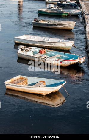 Fischerboote in einem Hafen Camp Ellis, Maine, an einem Sommertag Stockfoto