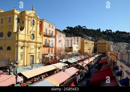 Frankreich, französische riviera, Nizza Stadt ist Weltkulturerbe der UNESCO, die Altstadt mit ihrer farbigen Fassade, der Provençal Markt in der Cours Saleya. Stockfoto