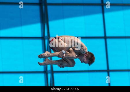 Der russische Taucher Viktor Minibaev taucht von der 10-Meter-Plattform bei den European Diving Championships 2016, London, Großbritannien Stockfoto