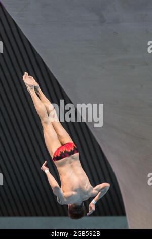 Der russische Taucher Viktor Minibaev taucht von der 10 m Plattform bei den European Diving Championships 2016, London, UK Stockfoto