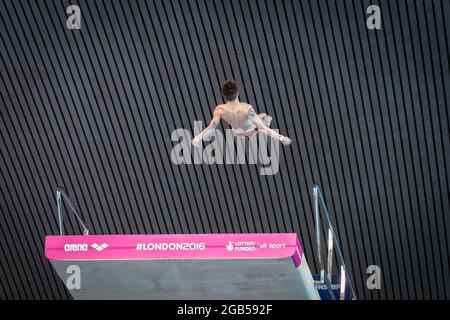 Russischer Taucher Viktor Minibaev, 10 m Plateautauchgang, Eurpean Diving Championships, 2016, London, Großbritannien Stockfoto