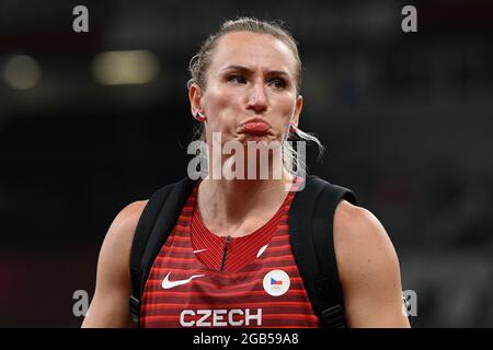 Tokio, Japan. August 2021. Romana Malacova aus Tschechien reagiert in der Qualifikation für den Stabhochsprung der Frauen bei den Olympischen Sommerspielen 2020 in Tokio am 1. August 2021. Quelle: Ondrej Deml/CTK Photo/Alamy Live News Stockfoto