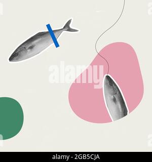 Collage zeitgenössischer Kunst. Zwei bw-Fische, einer auf einem Haken und andere schwimmt frei über hellen Hintergrund. Konzept der Rettung der Natur Stockfoto