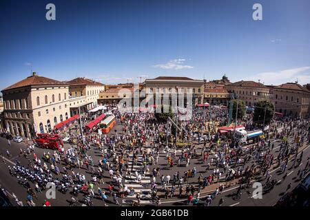 Bologna, ITALIEN. 2. August 2021. Gedenkfeier zum 41. Jahrestag der Bombardierung des Bahnhofs am 2. August 1980. Kredit: Massimiliano Donati/Alamy Live Nachrichten Stockfoto