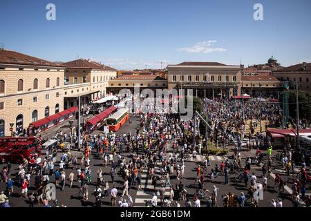 Bologna, ITALIEN. 2. August 2021. Gedenkfeier zum 41. Jahrestag der Bombardierung des Bahnhofs am 2. August 1980. Kredit: Massimiliano Donati/Alamy Live Nachrichten Stockfoto