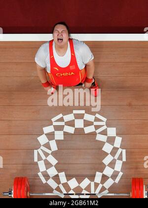 Tokio. August 2021. Li Wenwen aus China feiert den Gewinn des 87kg-Finales der Frauen im Gewichtheben bei den Olympischen Spielen 2020 in Tokio, Japan, am 2. August 2021. Quelle: Xu Zijian/Xinhua/Alamy Live News Stockfoto