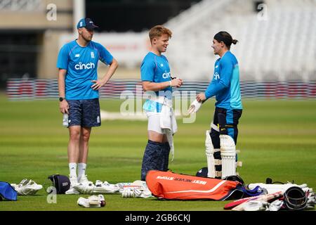 Englands Ollie Pope und Rory Burns (rechts) während der Nets-Sitzung an der Trent Bridge, Nottingham. Bilddatum: Montag, 2. August 2021. Stockfoto