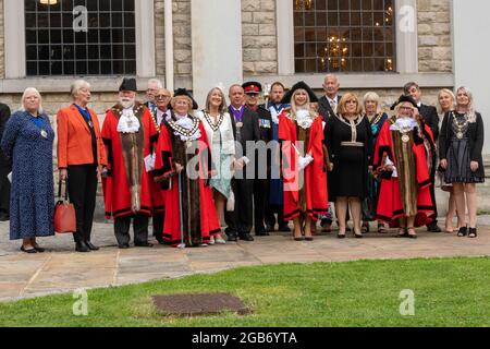 Brentwood, Großbritannien. August 2021. Brentwood Essex 2. August 2021 FEIERLICHER Vesper-Gottesdienst zur Einweihung der Bürgermeisterin Olivia Sanders von Brentwood in der römisch-katholischen Kathedrale St. Mary and St. Helen Brentwood, an dem neun Bürgermeister und Ratsvorsitzende sowie Mark Francois MP für Rayleigh und Wickford teilnahmen. Kredit: Ian Davidson/Alamy Live Nachrichten Stockfoto