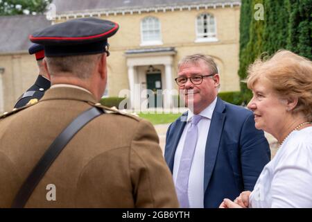 Brentwood, Großbritannien. August 2021. Brentwood Essex 2. August 2021 FEIERLICHER Vesper-Gottesdienst zur Einweihung der Bürgermeisterin Olivia Sanders von Brentwood in der römisch-katholischen Kathedrale St. Mary and St. Helen Brentwood, an dem neun Bürgermeister und Ratsvorsitzende sowie Mark Francois MP für Rayleigh und Wickford teilnahmen. Bild mit Blick auf die Kamera Kredit: Ian Davidson/Alamy Live News Stockfoto