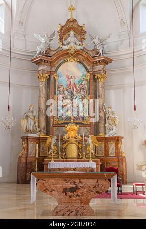 WIEN, AUSTIRA - 24. JUNI 2021: Das Bild der Erscheinung des auferstandenen Jesus an die Apostel auf dem Hauptaltar der Kalvarienbergkirche Stockfoto