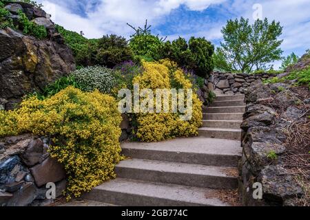 Eine Treppe Führt Zum Rosengarten Im Manito Park. Spokane, Washington Stockfoto
