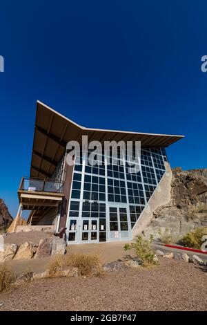 Modernistische Architektur der Quarry Exhibit Hall, die von Anshen und Allen im Rahmen der Mission 66 NPS-Initiative im Dinosaur National Monument auf entworfen wurde Stockfoto