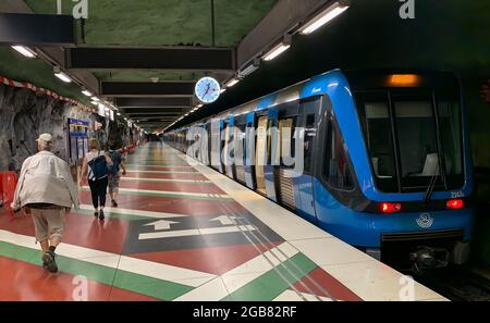 Stockholm, Schweden - 6. Juni 2019: Bahnsteig der U-Bahn-Station Stockholm Stockfoto