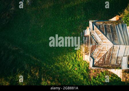 Martinovo, Beschenkowitschski Bezirk, Witebsk Gebiet, Weißrussland. Vogelperspektive der Kirche auf die Fürbitte der Allerheiligsten Gottesmutter. Luftansicht Von Stockfoto