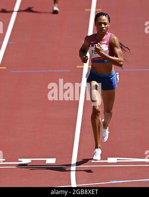 Tokio, Japan. August 2021. Allyson Felix aus den Vereinigten Staaten tritt während der 400-Meter-Hitze der Frauen bei den Olympischen Spielen 2020 in Tokio, Japan, am 3. August 2021 an. Quelle: Li Yibo/Xinhua/Alamy Live News Stockfoto