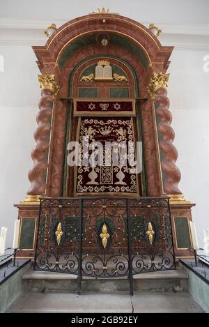 Tora-Schrein in der Synagoge, eingeweiht 1746, Ansbach, Mittelfranken, Bayern, Deutschland Stockfoto