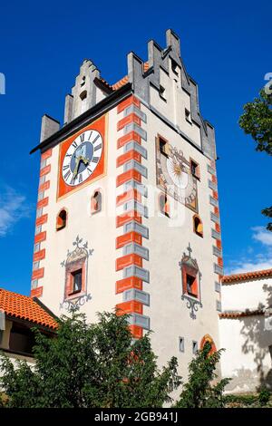 Hochburg, Torturm auch Uhrturm, Füssen, Romantikstraße, Ostallgäu, Bayern, Deutschland Stockfoto