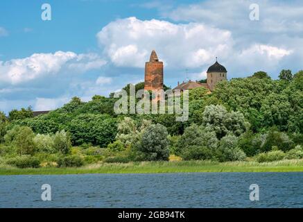 Red Tower Pouch, erbaut im 13. Jahrhundert, großer Goitzsche-See, Goitzsche bei Bitterfeld, Sachsen-Anhalt, Deutschland Stockfoto