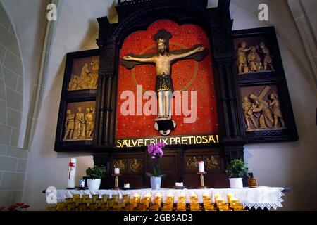 Innenansicht der Kirche Christi des Erlösers, Wallfahrtskirche, Altar, Kloster Huelfensberg, Franziskanerkloster, Wallfahrtsort Stockfoto