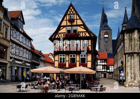 Marktplatz, Fachwerkhaus, mittelalterliche Stadt im Harz, UNESCO-Weltkulturerbe, Quedlinburg, Sachsen-Anhalt, Deutschland Stockfoto