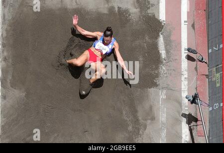 Tokio, Japan. August 2021. Ivana Spanovic aus Serbien tritt beim Weitsprung-Finale der Frauen bei den Olympischen Spielen 2020 in Tokio, Japan, am 3. August 2021 an. Kredit: Zeng Yao/Xinhua/Alamy Live Nachrichten Stockfoto