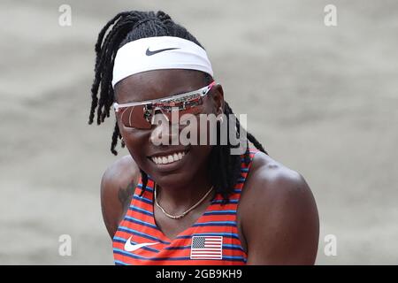 Tokio, Japan. August 2021. Leichtathletik: Olympische Spiele, Weitsprung, Frauen, Finale im Olympiastadion. Brittney Reese aus den USA reagiert. Quelle: Oliver Weiken/dpa/Alamy Live News Stockfoto
