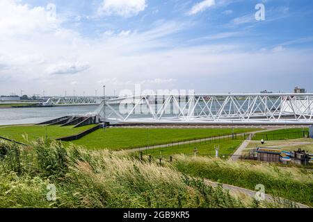 Die Maeslantkering, einem riesigen sturmflutwehr auf die Nieuwe Waterweg, Niederlande Stockfoto