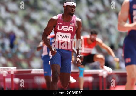 Tokio, Japan. August 2021. Rai BENJAMIN (USA) gewinnt Silber Leichtathletik : 400-m-Hürdenfinale der Männer während der Olympischen Spiele 2020 in Tokio im Nationalstadion in Tokio, Japan . Quelle: Naoki Nishimura/AFLO SPORT/Alamy Live News Stockfoto