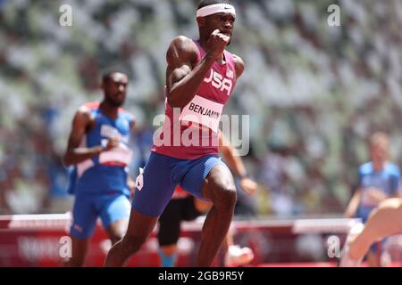 Tokio, Japan. August 2021. Rai BENJAMIN (USA) gewinnt Silber Leichtathletik : 400-m-Hürdenfinale der Männer während der Olympischen Spiele 2020 in Tokio im Nationalstadion in Tokio, Japan . Quelle: Naoki Nishimura/AFLO SPORT/Alamy Live News Stockfoto