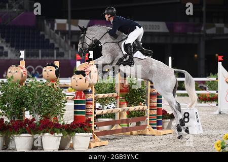 Tokio, Japan. August 2021. Showjumping bei Vielseitigkeitsreiten. Reitpark. 1-1. 2Chome. Kamiyogas. Setagaya. Tokio. Oliver Townend (GBR) beim Springreiten in der BALLAGHMOR-KLASSE. Kredit Garry Bowden/Sport in Pictures/Alamy live News Kredit: Sport in Pictures/Alamy Live News Stockfoto