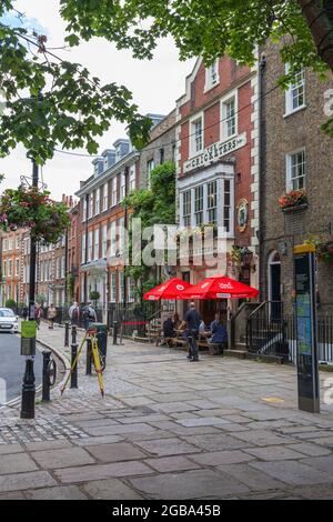 The Cricketers Pub in Richmond neben The Green in London, England, Großbritannien Stockfoto