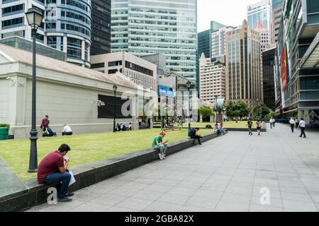 Singapur – 28. januar 2019: Der Raffles Place, die U-Bahn-Station und das Herz des Finanzviertels von Singapur, Handelsflächen im Süden von Singapur Stockfoto