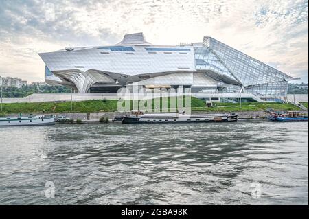 Ikone der zeitgenössischen Architektur: Das Museum 'Musée des Confluences' in Lyon, Frankreich Stockfoto