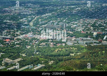 Blick auf die Stadt Pyatigorsk von der Spitze des Berges Maschuk., Stadt in der Region Stawropol, Russland am Fluss Podkumok gelegen, älteste Kurorte Stockfoto