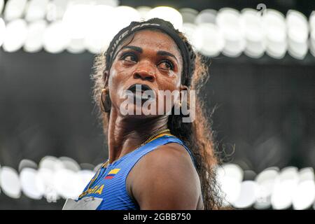 TOKIO, JAPAN - 1. AUGUST: Caterine Ibarguen aus Kolumbien tritt während der Olympischen Spiele 2020 in Tokio am 1. August 2021 im Olympiastadion im japanischen Tokio beim Dreisprung der Frauen an (Foto: Andy Astfalck/Orange Picles) Stockfoto