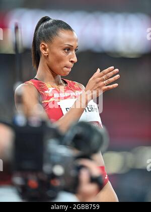 TOKIO, JAPAN - 1. AUGUST: Ana Peleteiro von Espana tritt während der Olympischen Spiele 2020 in Tokio am 1. August 2021 im Olympiastadion im japanischen Tokio beim Dreisprung der Frauen an (Foto: Andy Astfalck/Orange Picles) Stockfoto