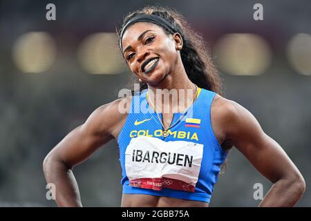 TOKIO, JAPAN - 1. AUGUST: Caterine Ibarguen aus Kolumbien tritt während der Olympischen Spiele 2020 in Tokio am 1. August 2021 im Olympiastadion im japanischen Tokio beim Dreisprung der Frauen an (Foto: Andy Astfalck/Orange Picles) Stockfoto