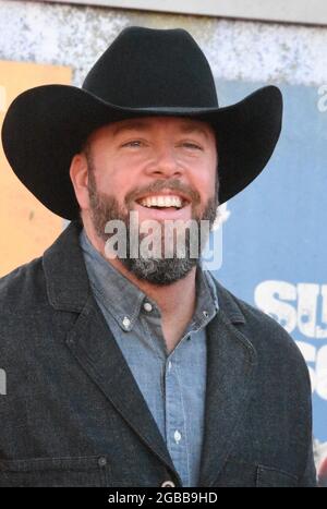 Los Angeles, Kalifornien, USA 2. August 2021 Schauspieler Chris Sullivan nimmt an der Warner Bros.-Premiere von „The Suicide Squad“ im Regency Village Theatre am 2. August 2021 in Los Angeles, Kalifornien, USA, Teil. Foto von Barry King/Alamy Live News Stockfoto