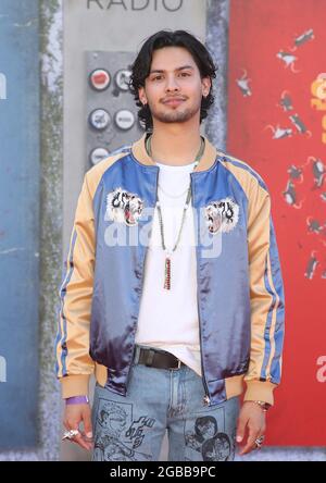 LOS ANGELES, CA - 2. August: Xolo Maridueña, bei Warner Bros. Premiere von 'The Suicide Squad' im Regency Village Theater in Los Angeles, Kalifornien am 2. August 2021. Quelle: Saye Sadou/MediaPunch Stockfoto