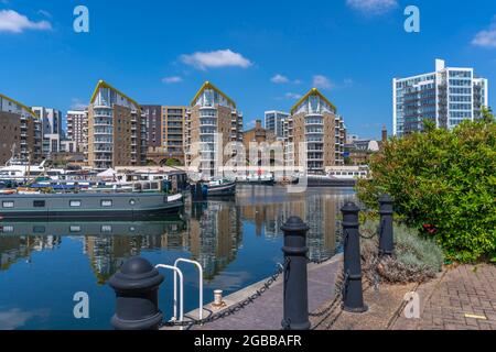 Blick auf den Yachthafen im Limehouse Basin, Tower Hamlets, London, England, Vereinigtes Königreich, Europa Stockfoto