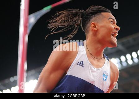 Tokio, Japan. August 2021. Emmanouil Karalis aus Griechenland reagiert während des Manns-Stabhochsprung-Finales bei den Olympischen Spielen 2020 in Tokio, Japan, am 3. August 2021. Quelle: Li Ming/Xinhua/Alamy Live News Stockfoto