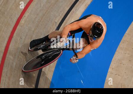 Izu, Japan. August 2021. Radfahren: Olympiade, Mannschaftssprint, Finale, auf dem Izu Velodrom. Jeffrey Hoogland aus den Niederlanden in Aktion. Quelle: Sebastian Gollnow/dpa/Alamy Live News Stockfoto